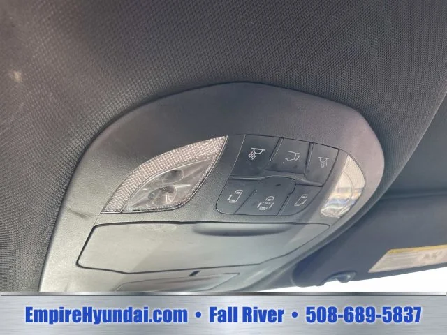 Used 2025 White Chrysler Select image 26