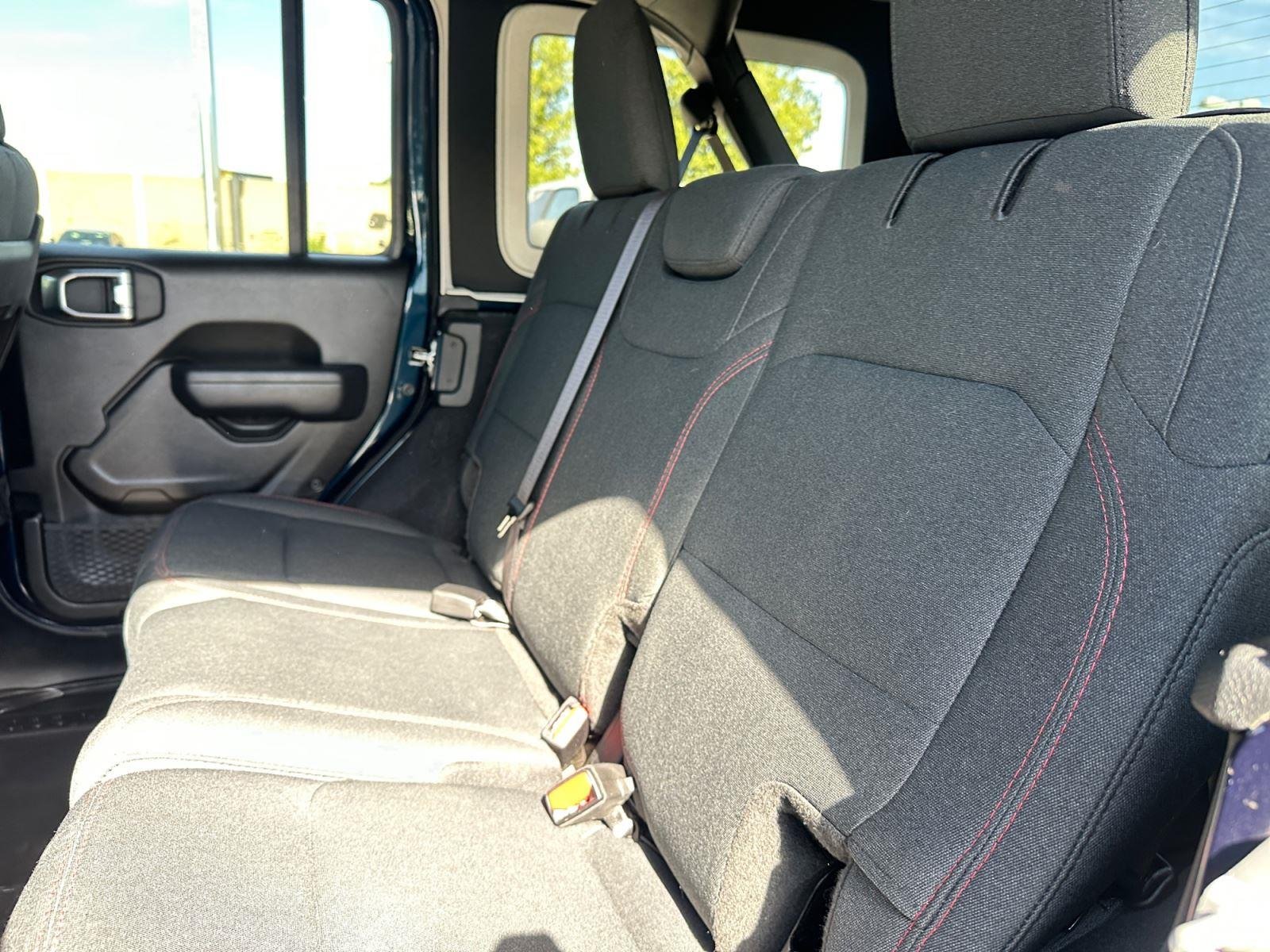 Used 2025 Fathom Blue Pearlcoat Jeep Rubicon image 15