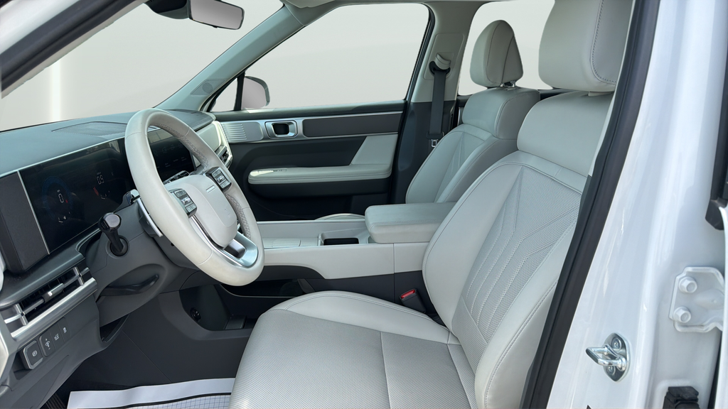 Used 2026 White Hyundai SEL image 17