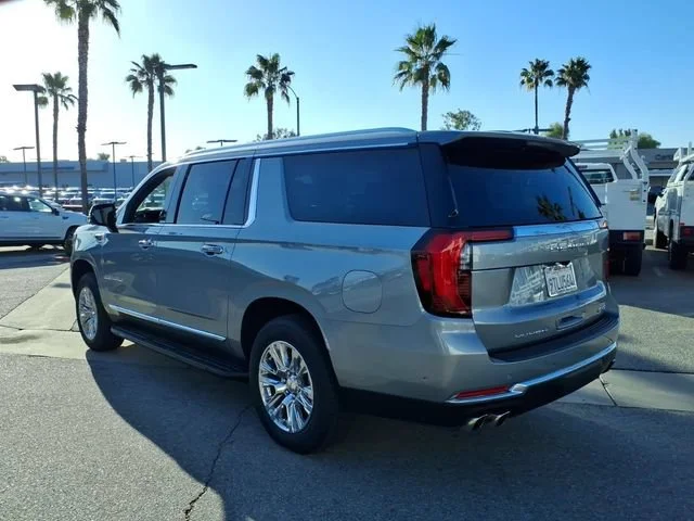 Used 2025 Sterling Metallic GMC Denali image 8