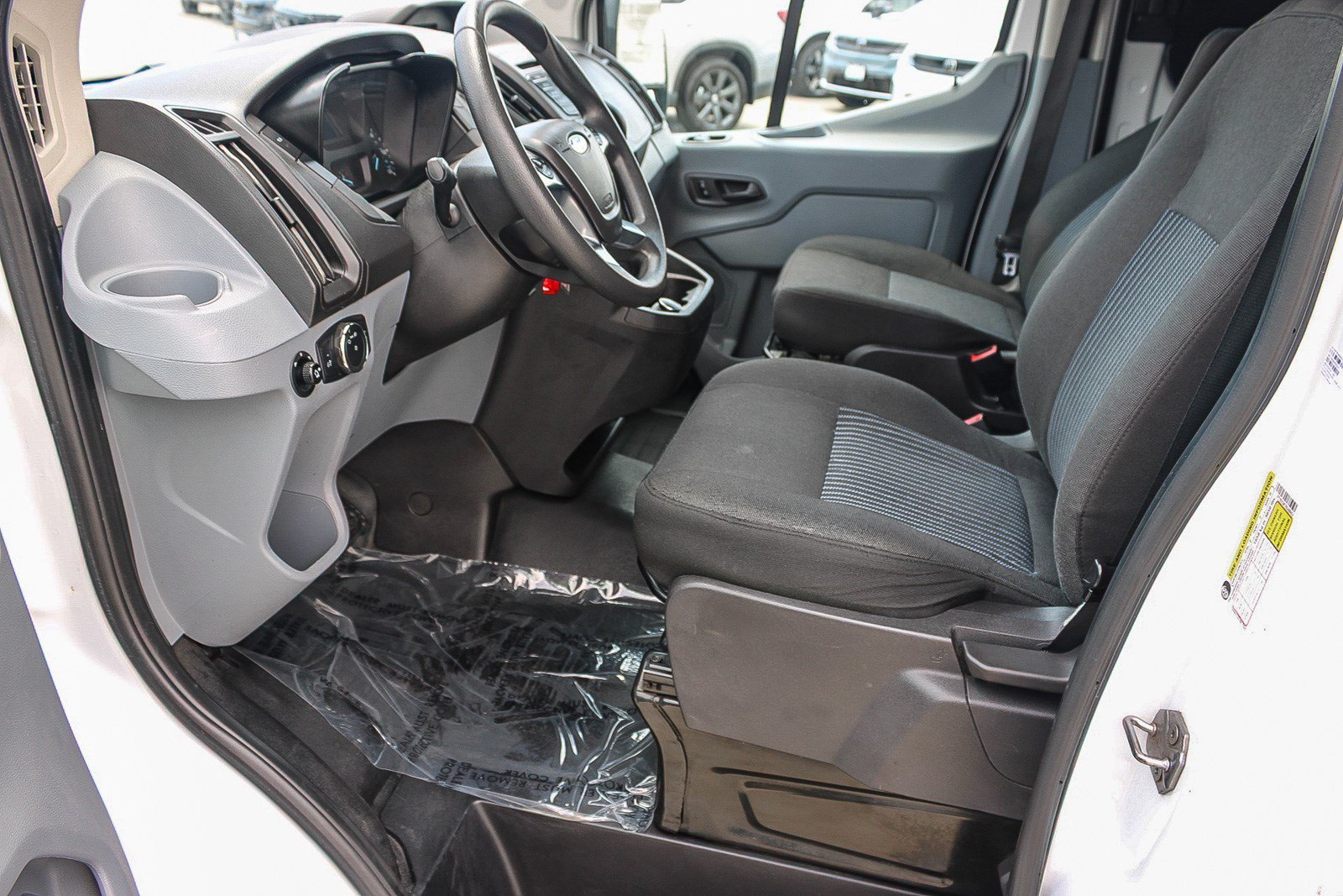 Used 2019 Oxford White Ford Base image 18