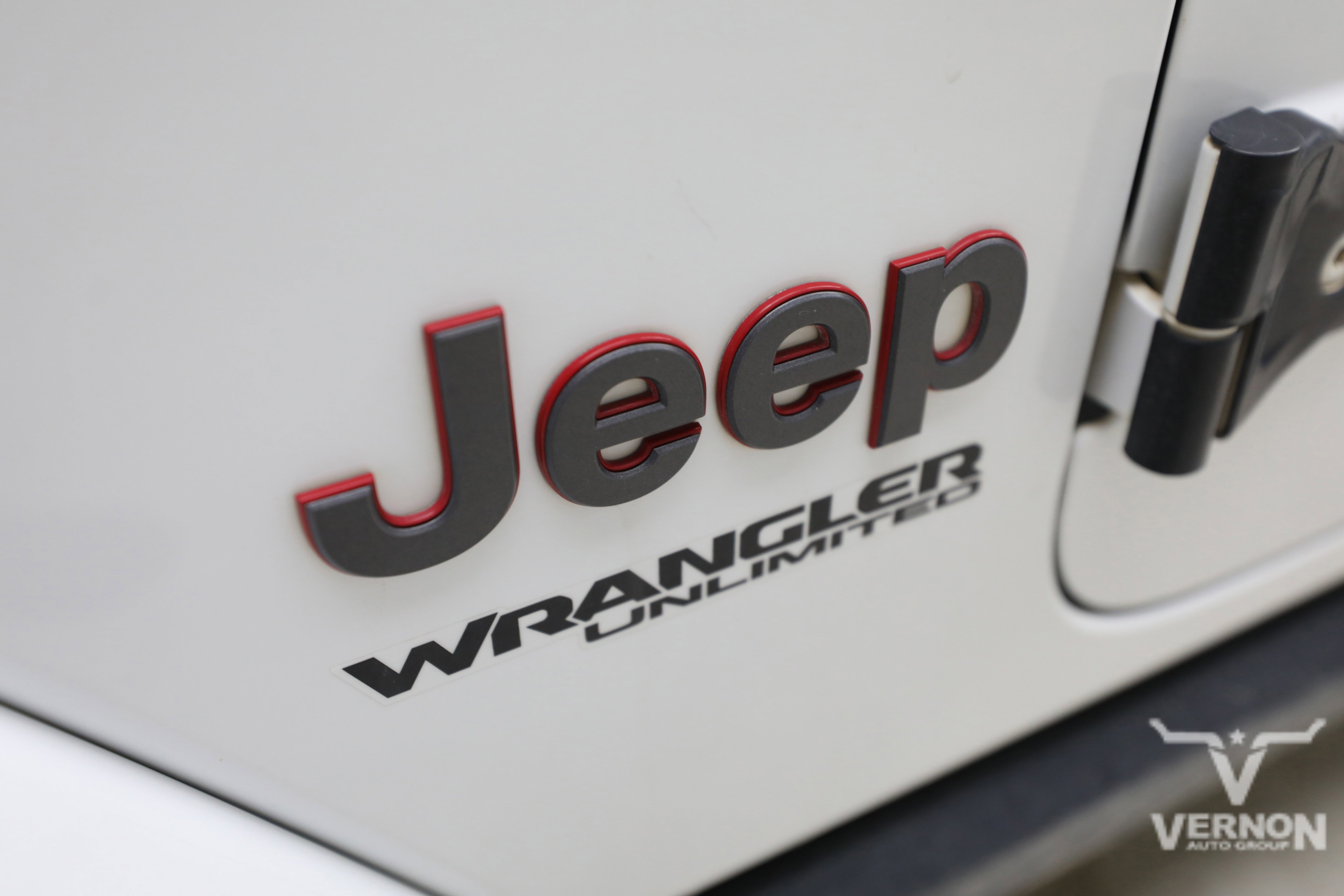 Used 2021 Bright White Clearcoat Jeep Y image 12