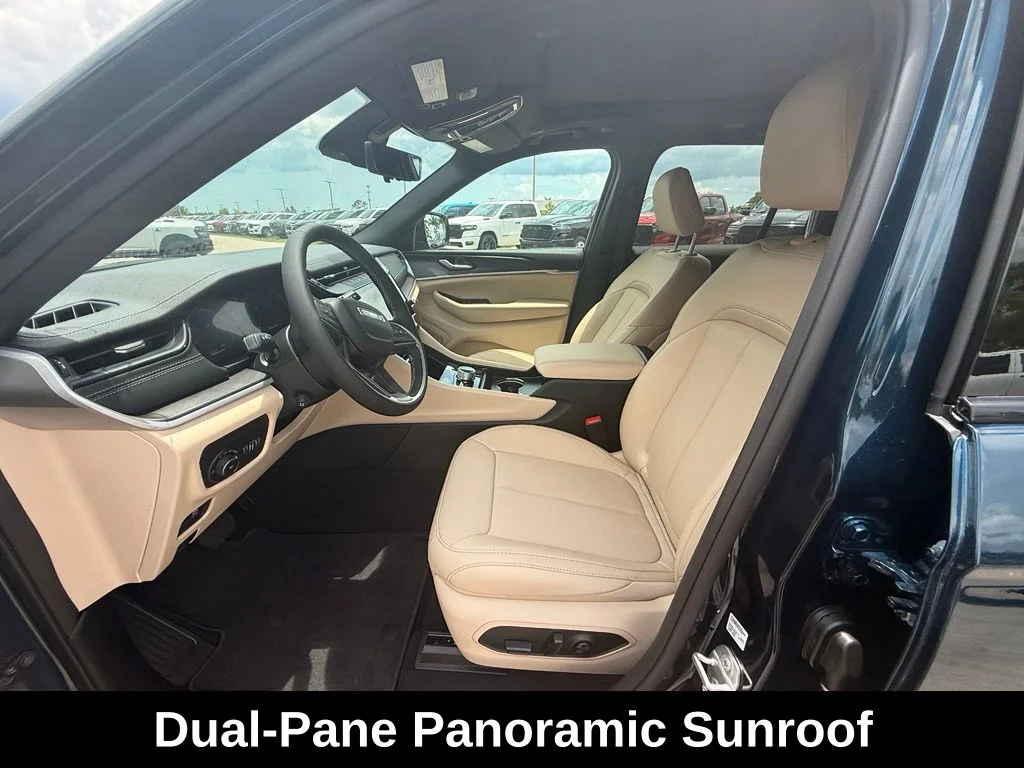 New 2026 Fathom Blue Pearl-Coat Exterior Paint Jeep Limited image 9