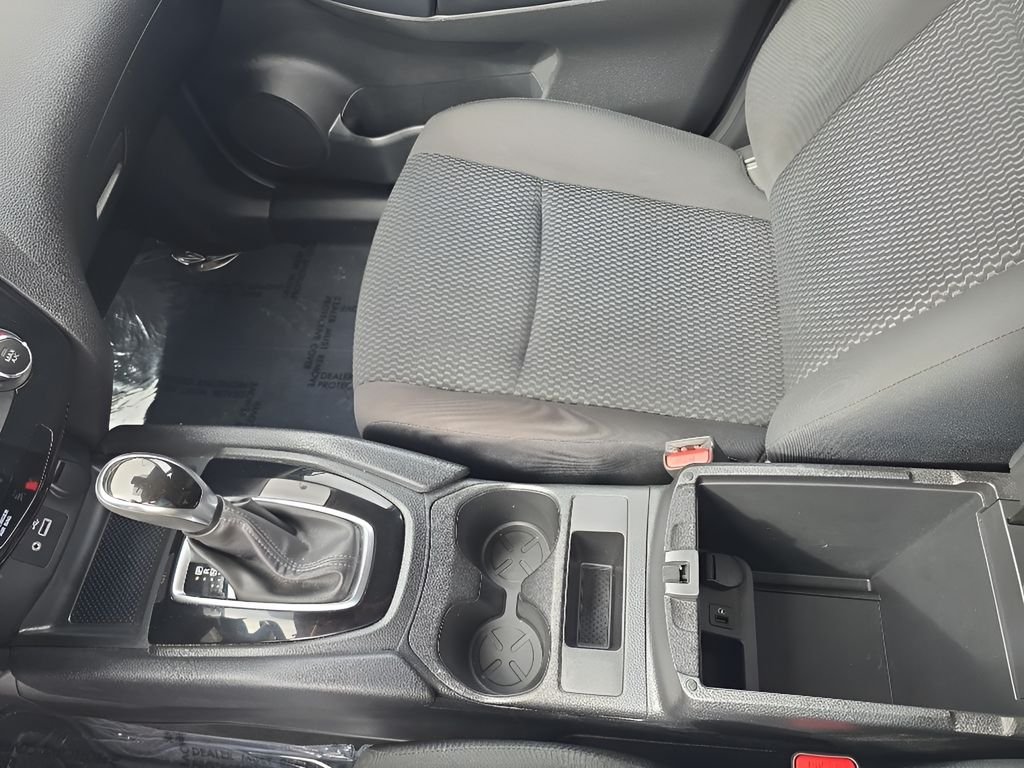 Used 2022 White Nissan SV image 23