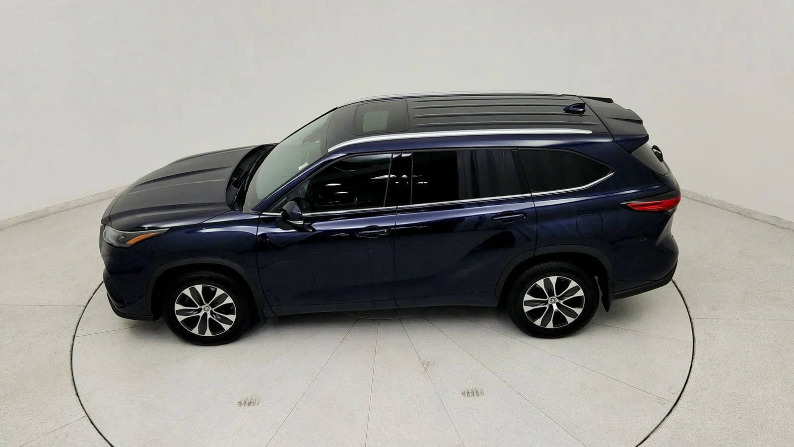 Used 2022  Toyota XLE image 17