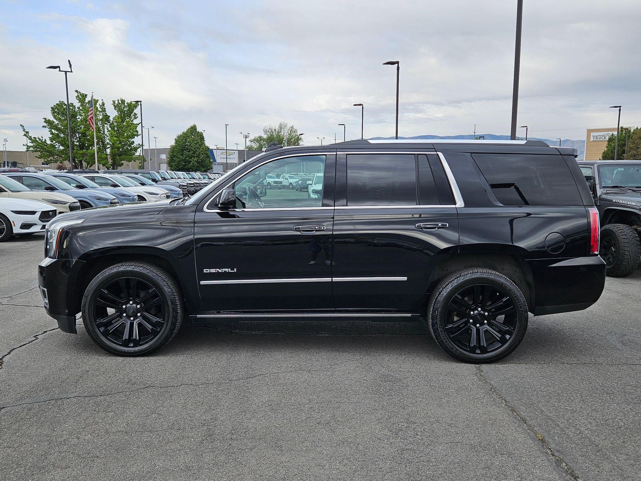 Used 2020 Onyx Black GMC Denali image 7