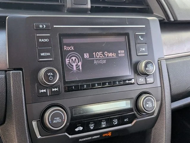 Used 2017  Honda LX image 18