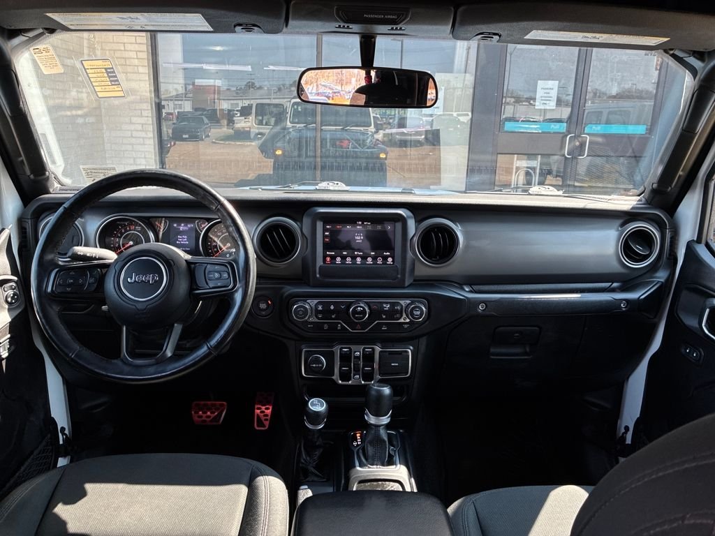 Used 2022 White Jeep Sport image 13
