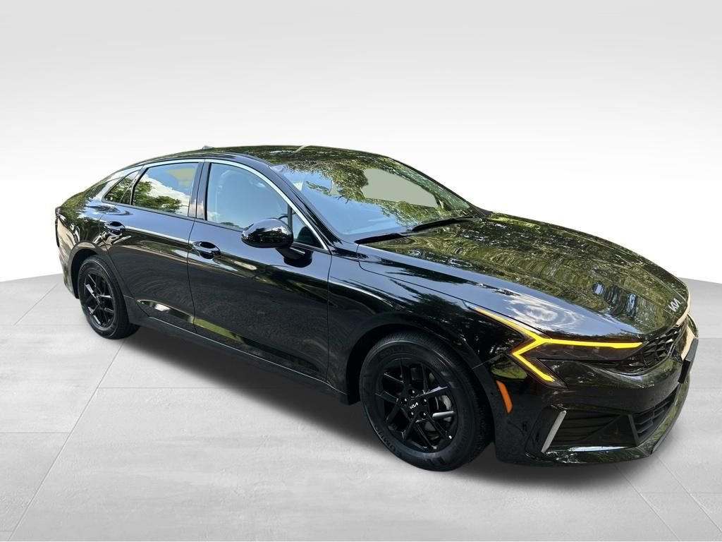 Used 2026 Black Kia LXS image 8