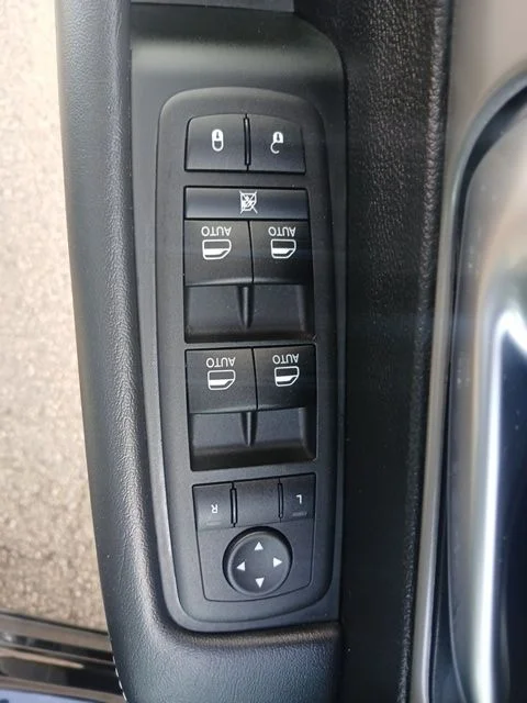 Used 2025 Black Chrysler Select image 47
