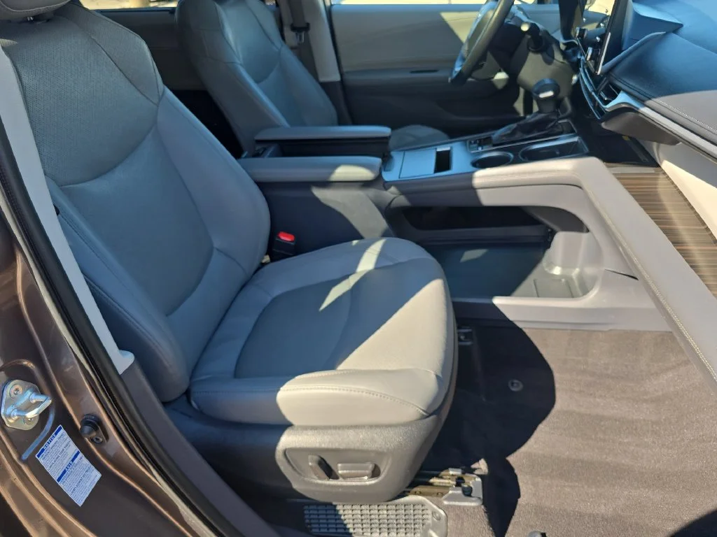 Used 2022 Gray Toyota Limited image 38