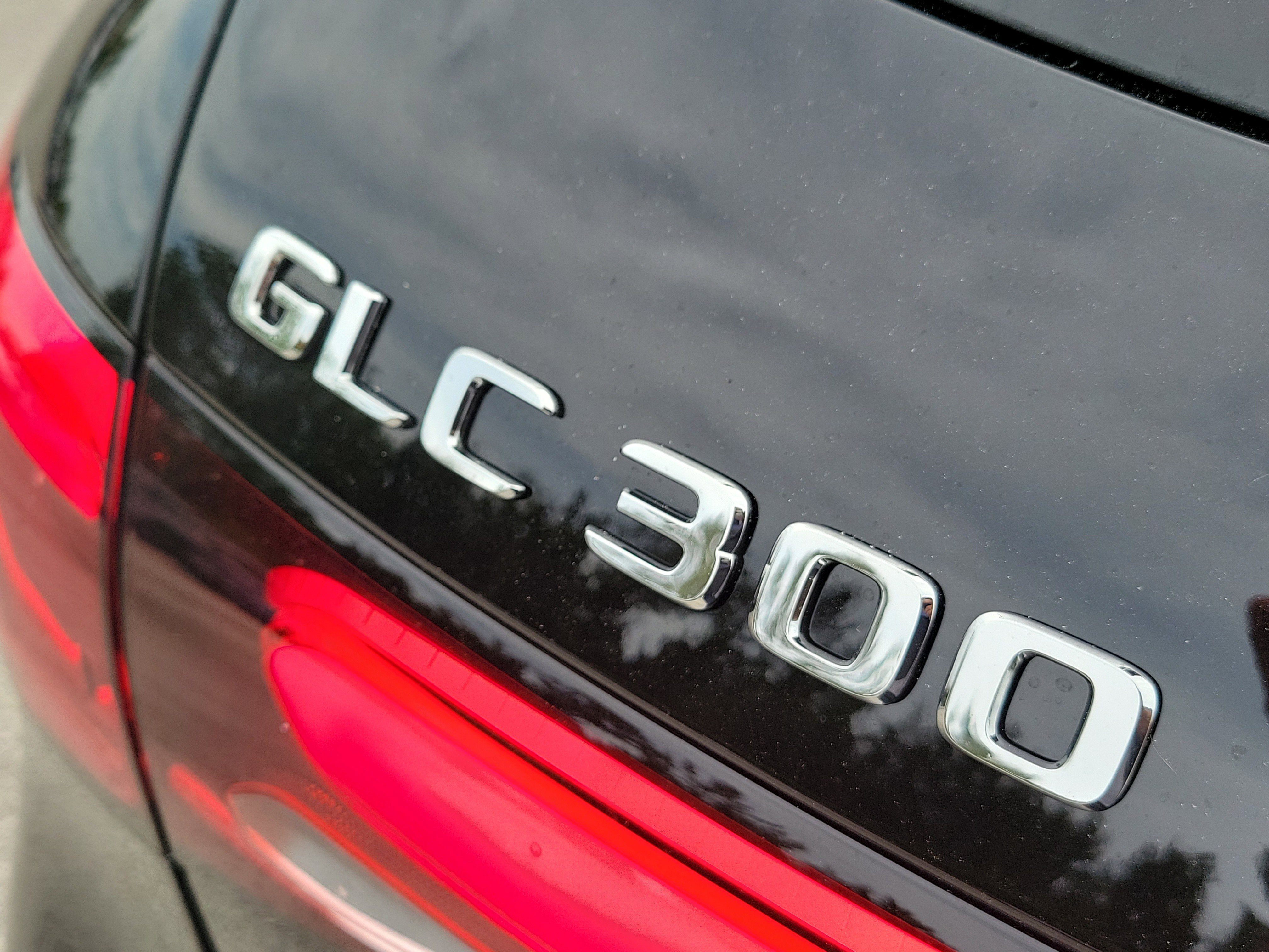 New 2026 Obsidian Black Metallic Mercedes-Benz GLC 300 image 38