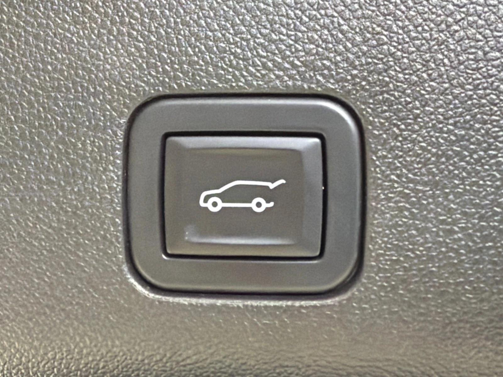 Used 2022 Satin Steel Metallic Chevrolet RST image 20