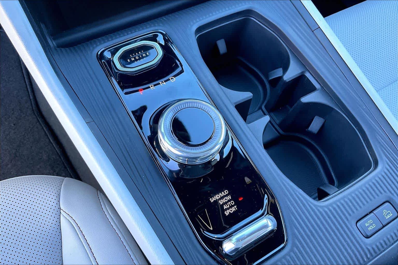 New 2026 Hydro Blue Pearl-Coat Exterior Paint Jeep Limited image 18