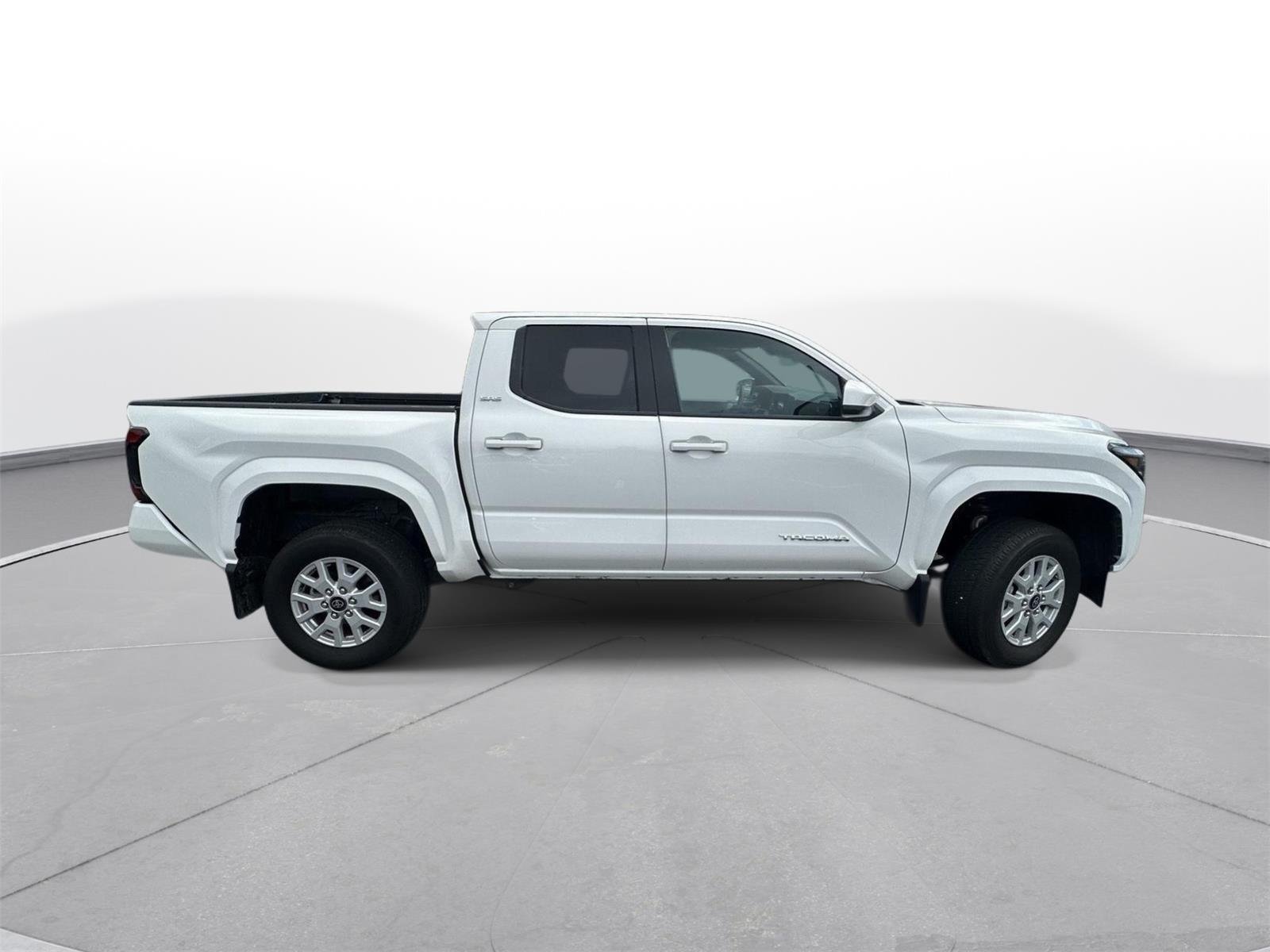 Used 2026 Ice Cap Toyota SR5 image 5
