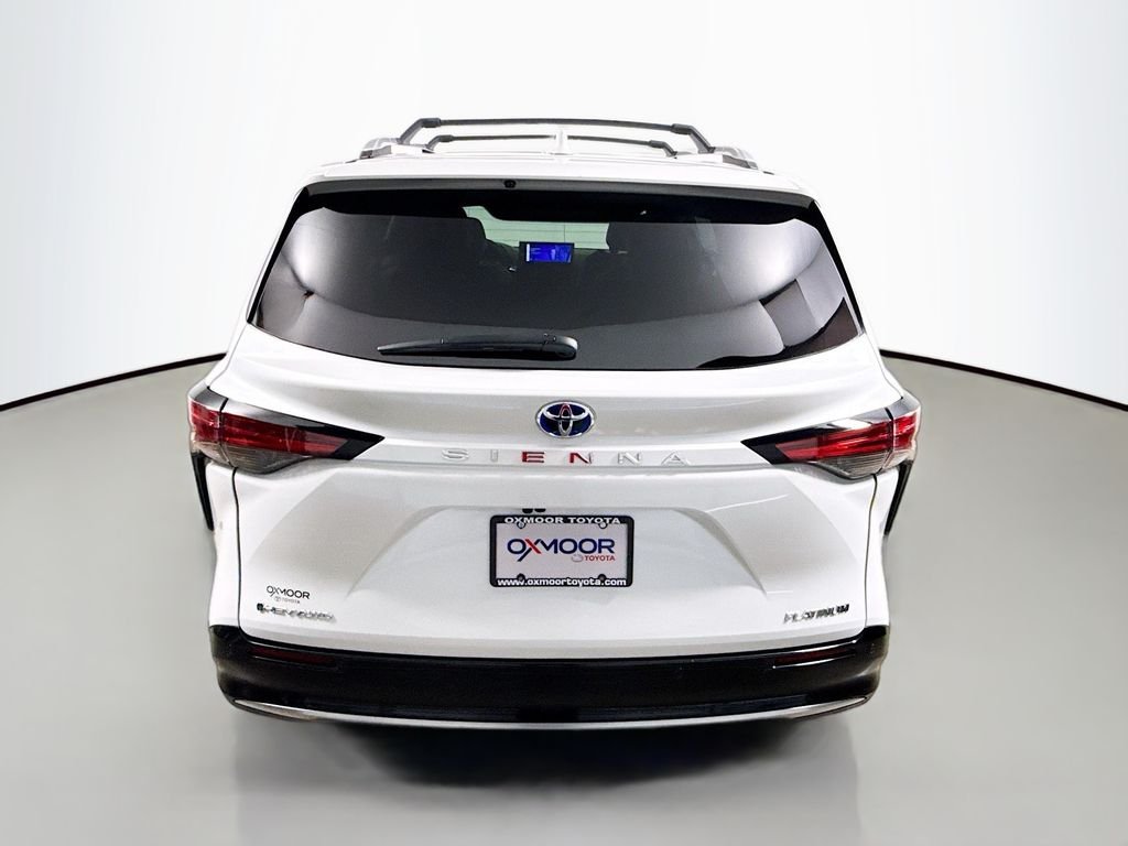 Used 2025 Wind Chill Pearl Toyota Platinum image 6
