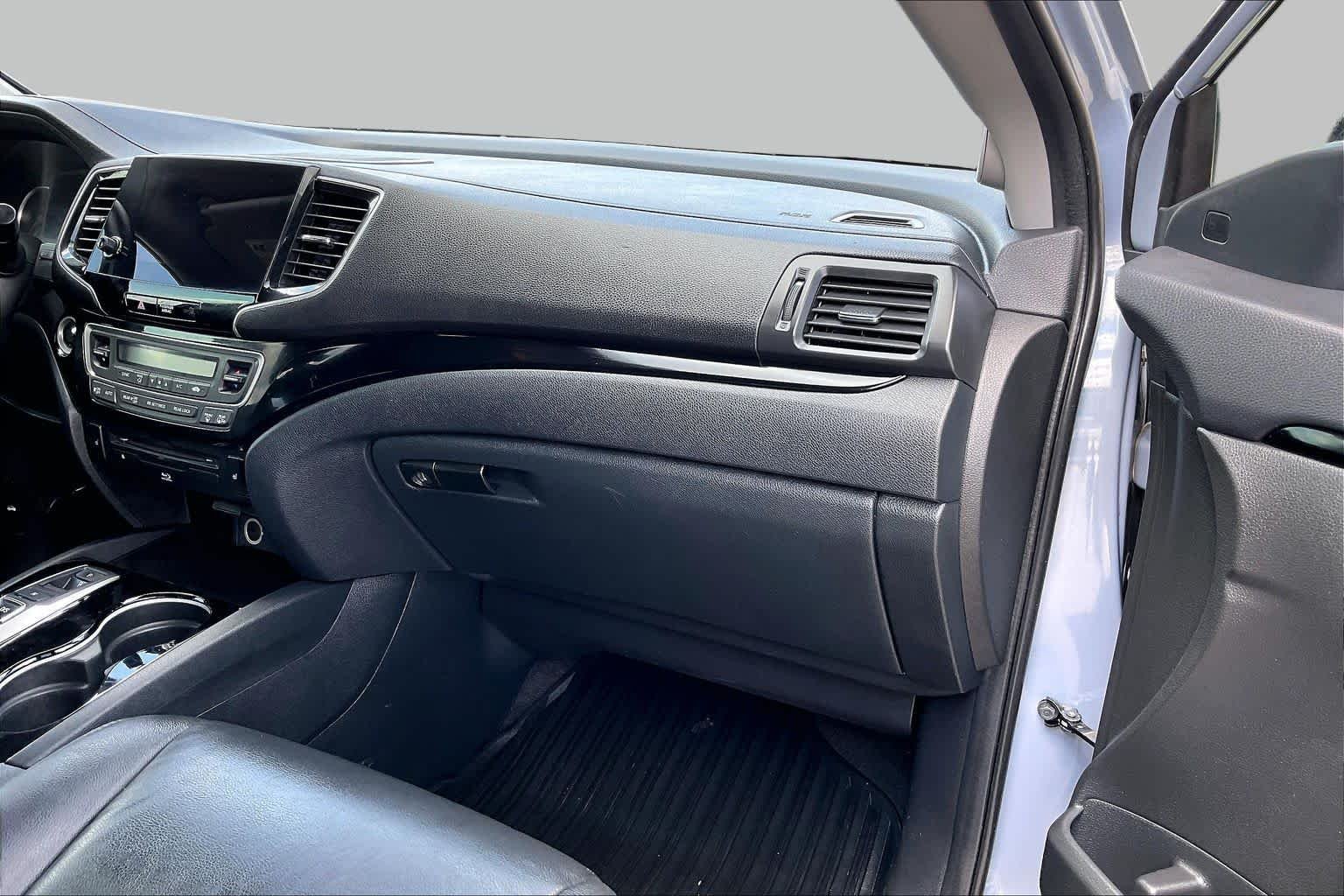 Used 2022 Sonic Gray Pearl Honda Touring 7-Passenger image 19