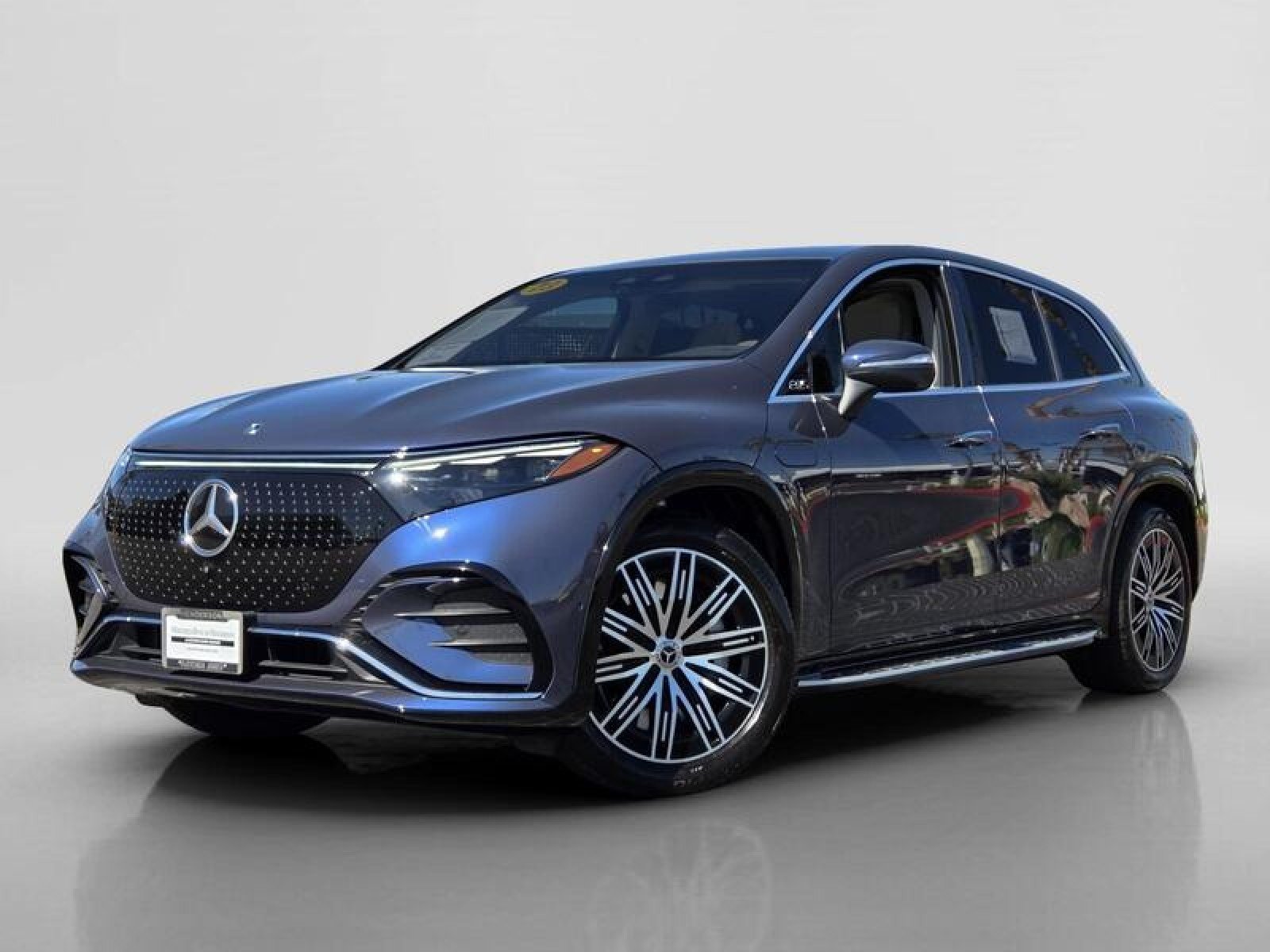 2023 Mercedes-Benz EQS SUV EQS 580 4MATIC's photo