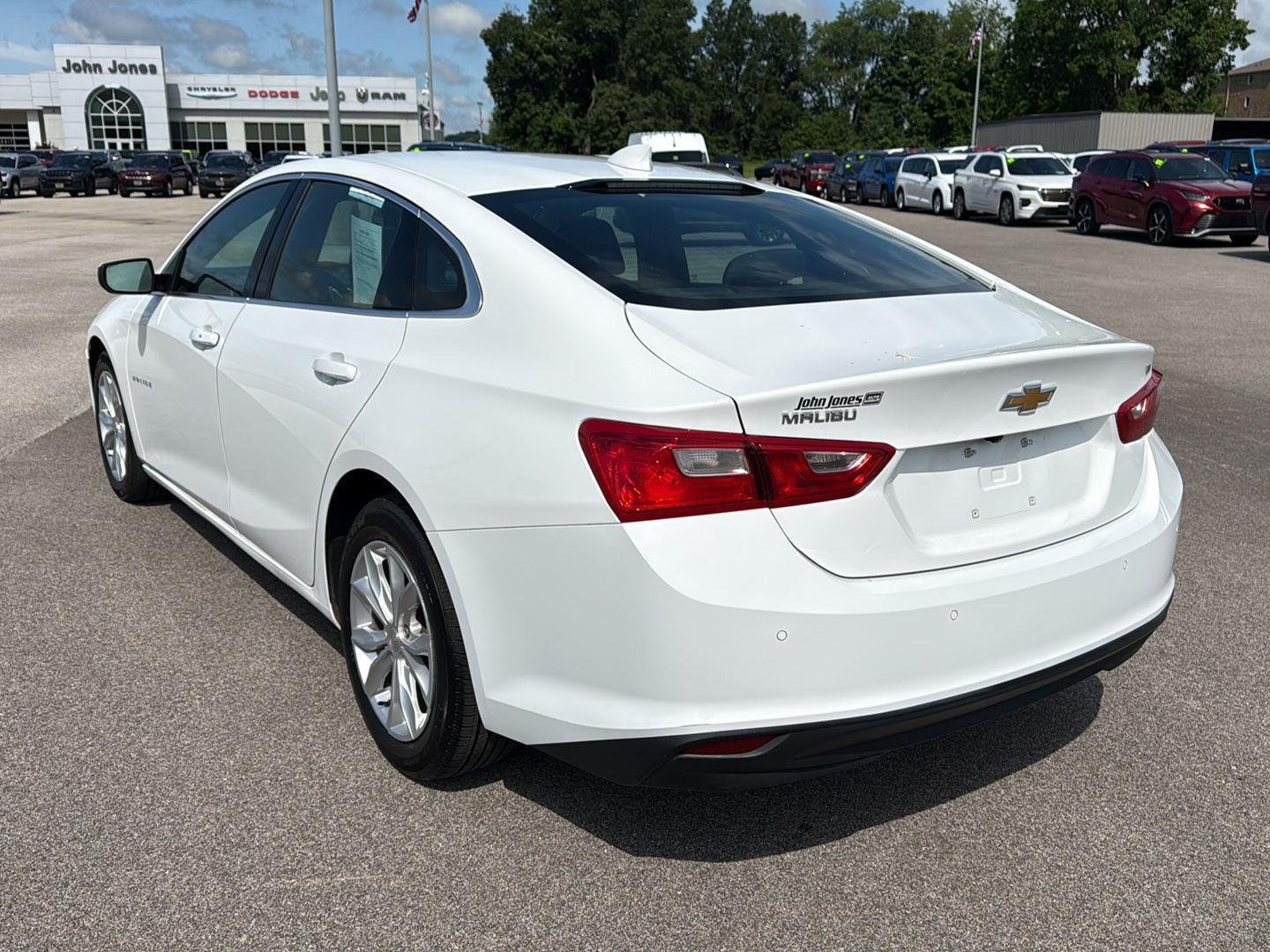 Used 2024 Summit White Chevrolet LT image 15