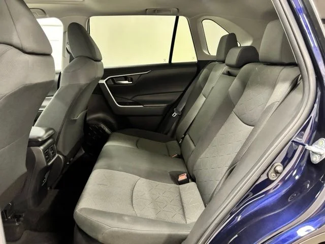 Used 2022  Toyota XLE image 20