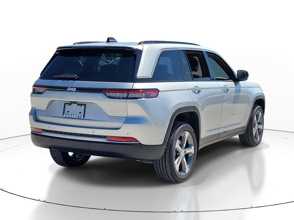 New 2026 Silver Zynith Exterior Paint Jeep Limited image 5
