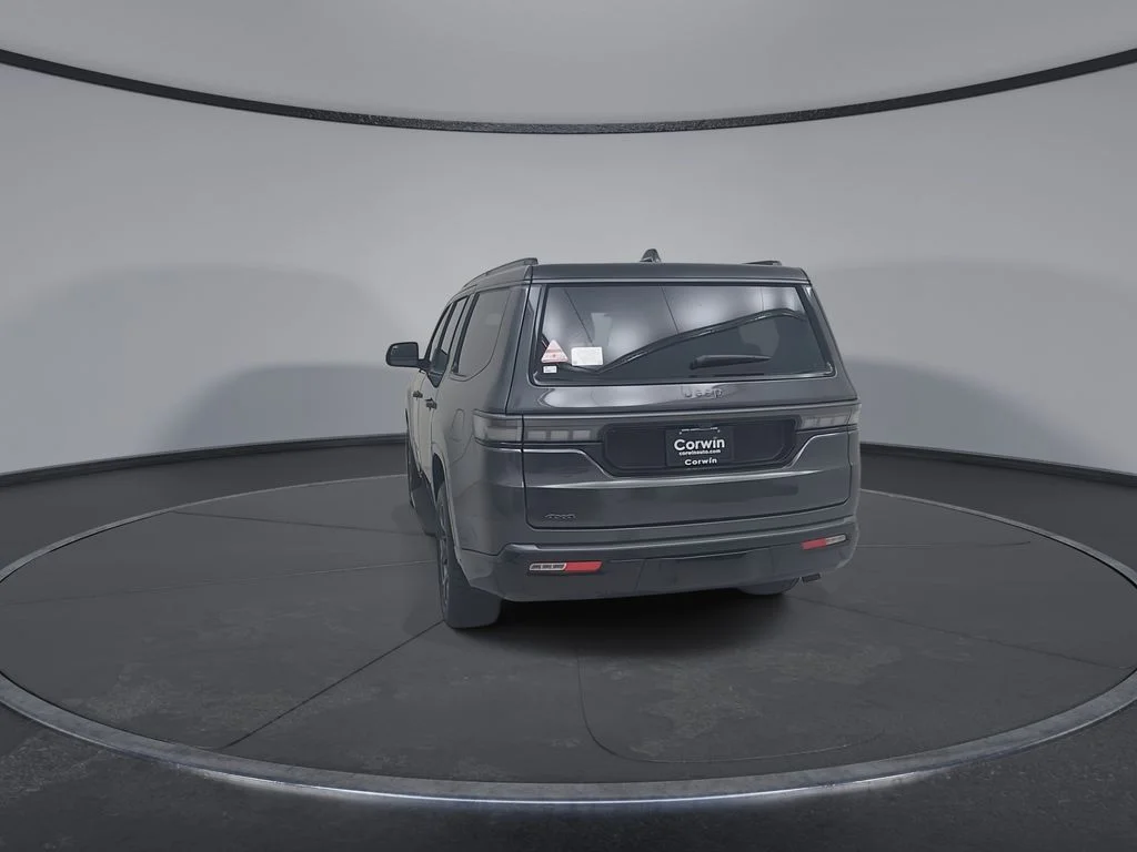 New 2026 Baltic-Gray Metallic Clear-Coat Exterior Paint Jeep Upland image 12
