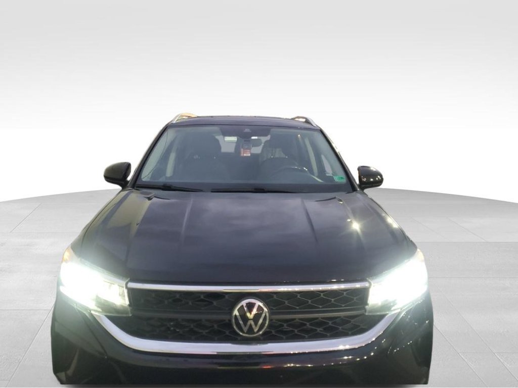 Used 2022 Black Volkswagen 1.5T SE image 9