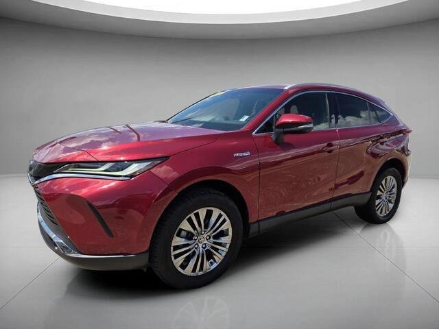 Used 2021 Ruby Flare Pearl Toyota XLE image 9