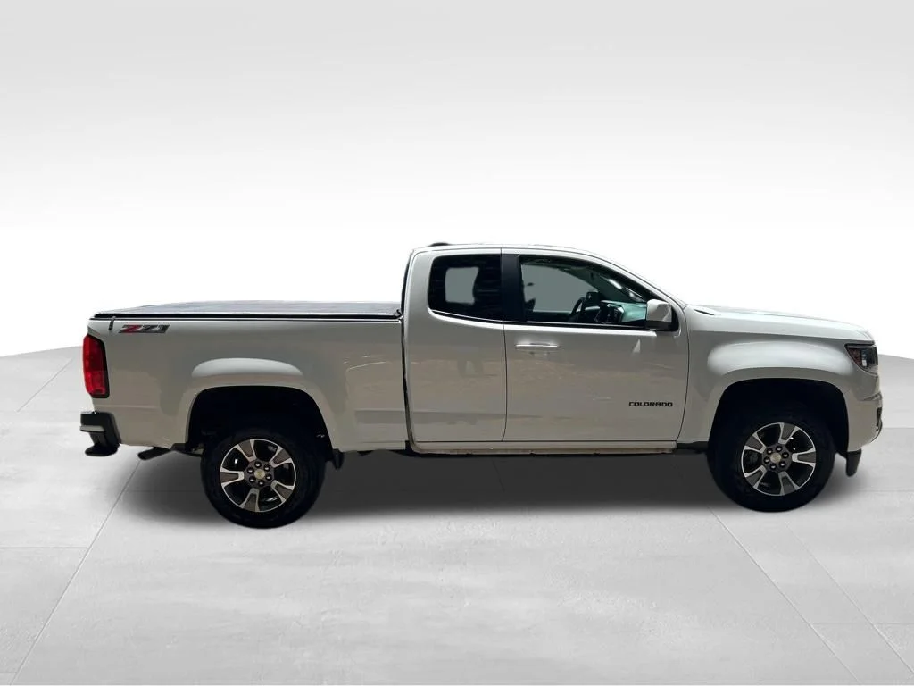 Used 2020 White Chevrolet Z71 image 7