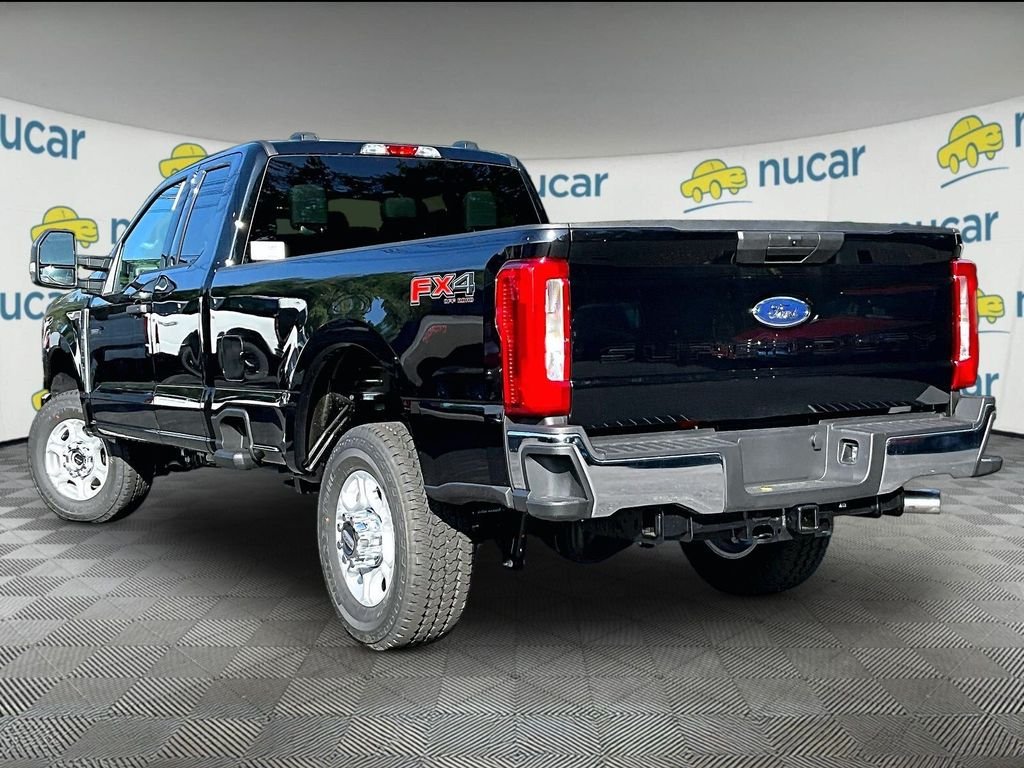 New 2026 Agate Black Metallic Ford XLT image 3