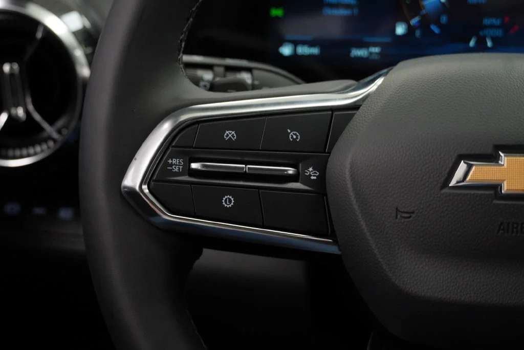 New 2027 Summit White Chevrolet LT image 20