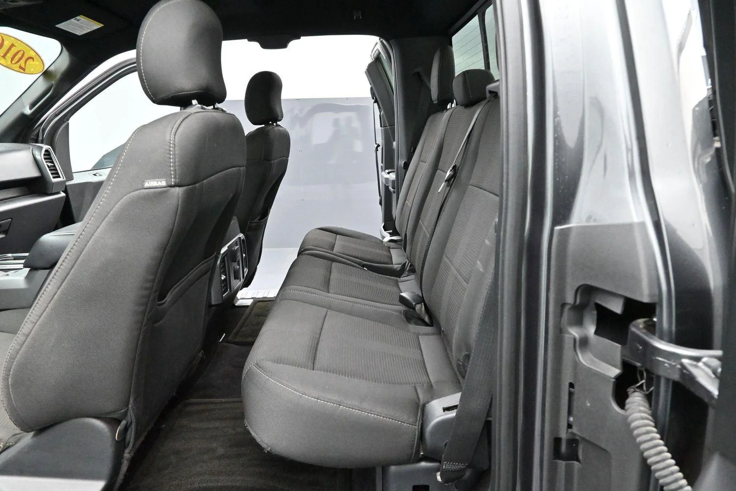 Used 2016 Magnetic Metallic Ford XLT image 30