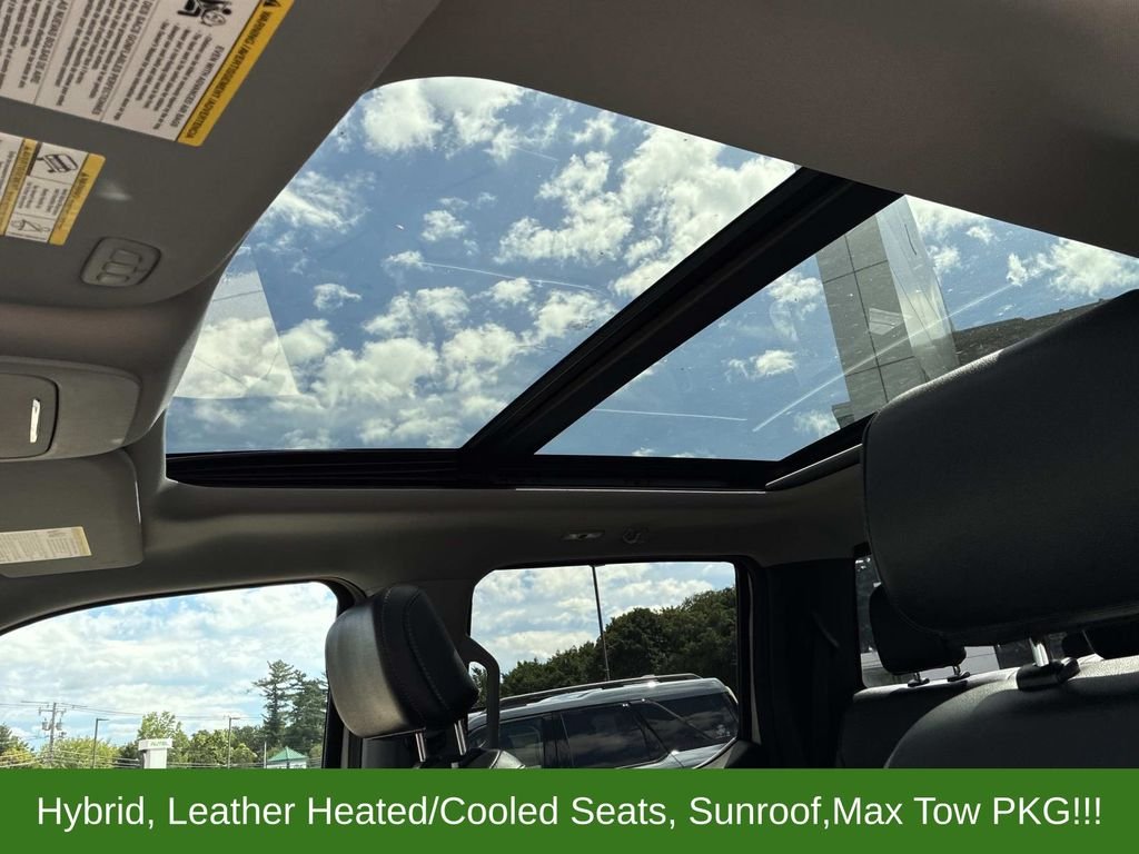 Used 2022 White Ford Lariat image 24