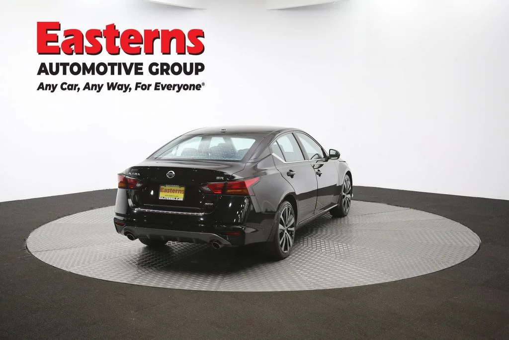 Used 2022 Black Nissan 2.5 SR image 36