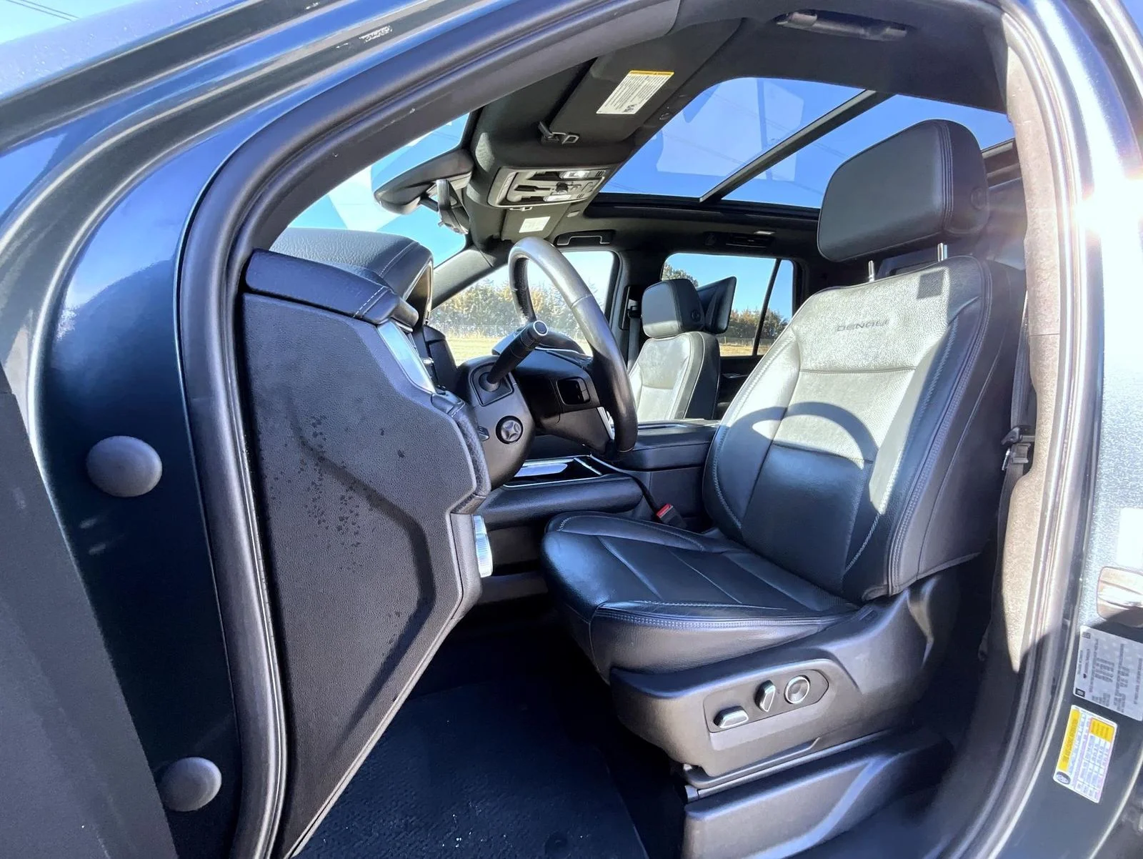 Used 2021 Blue GMC Denali image 11
