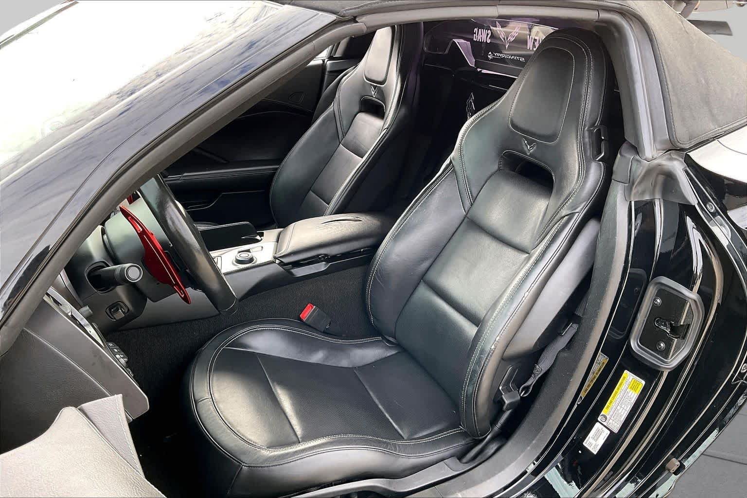 Used 2018 Black Chevrolet 2LT image 7