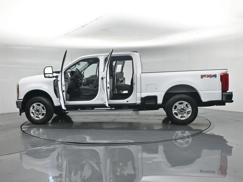 New 2026 White Ford XLT image 34
