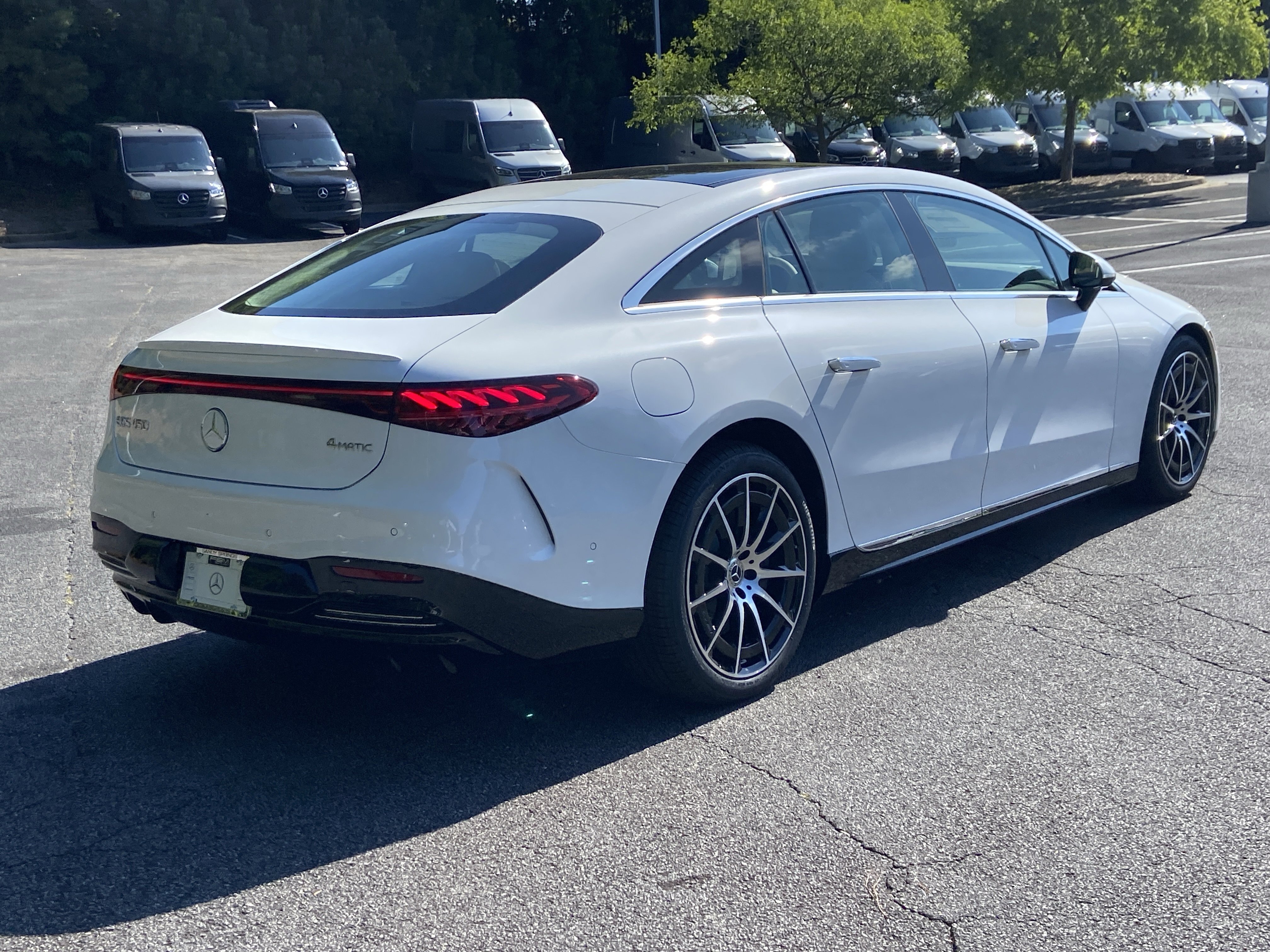 New 2026 MANUFAKTUR Moonlight White Metallic Mercedes-Benz EQS 450 4MATIC® Sedan image 6