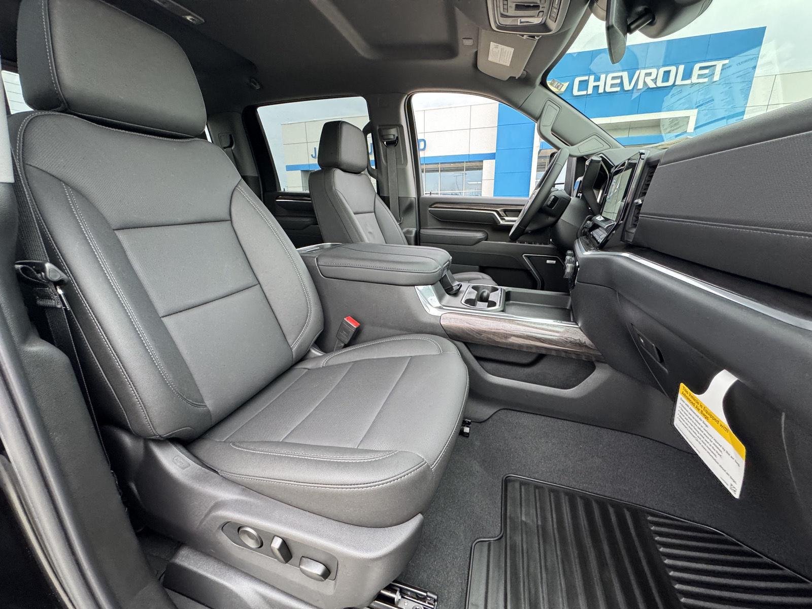2026 Chevrolet Silverado 3500 HD LTZ - Photo 28