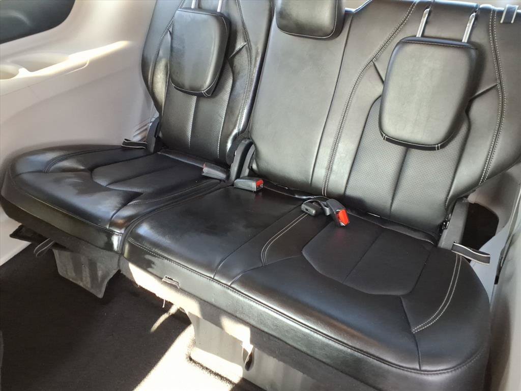 Used 2024 White Chrysler Touring L image 15