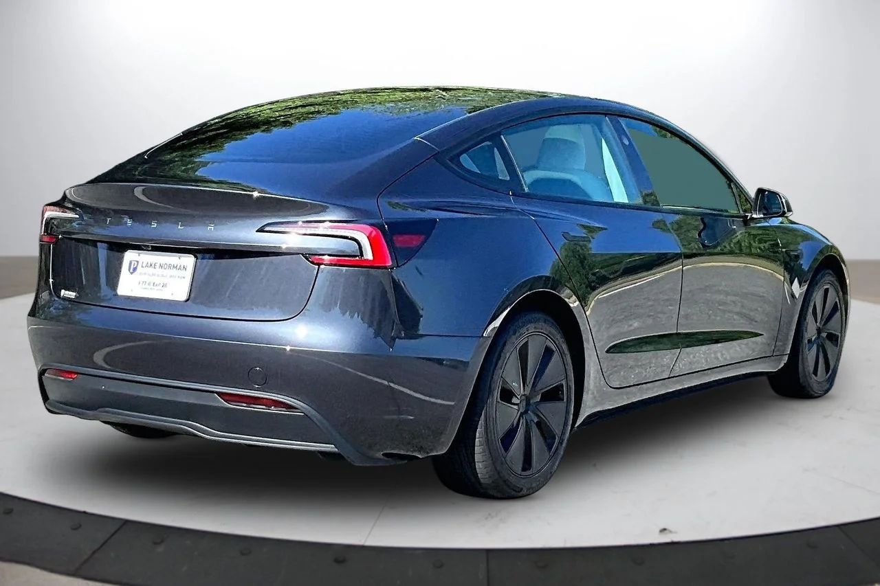Used 2025  Tesla Long Range image 9