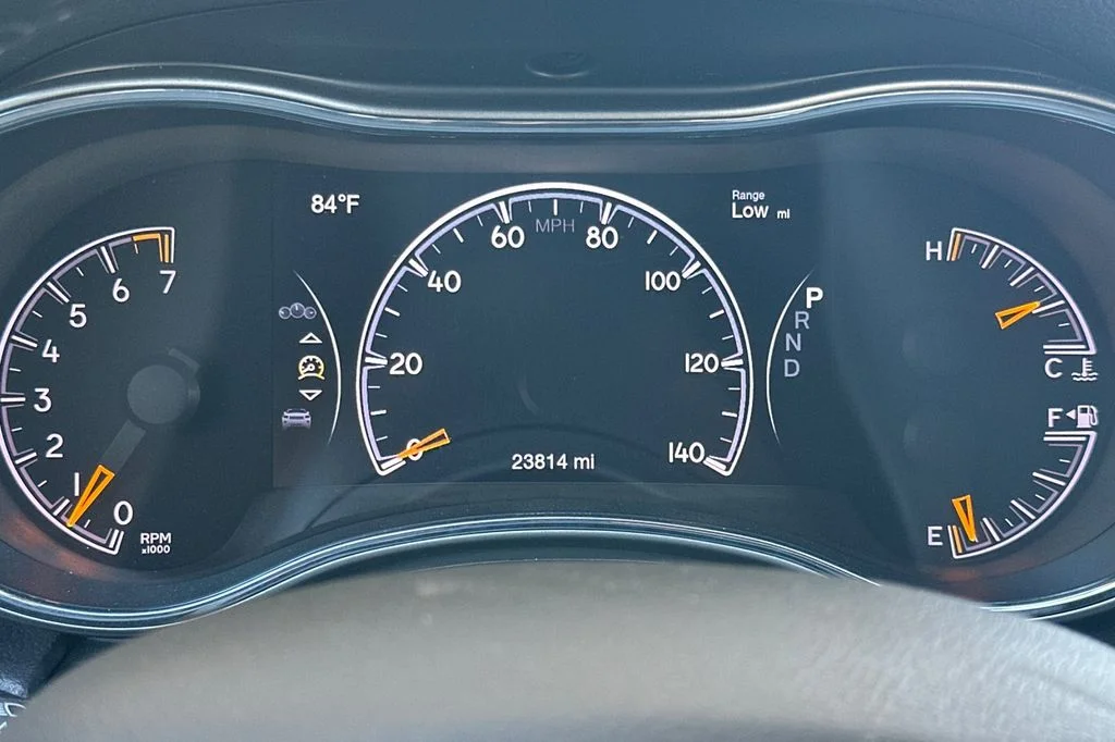Used 2021 Velvet Red Pearlcoat Jeep Laredo E image 27