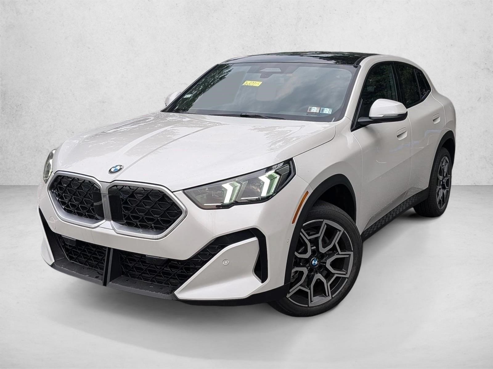 Used 2026 Mineral White Metallic BMW xDrive28i image 1