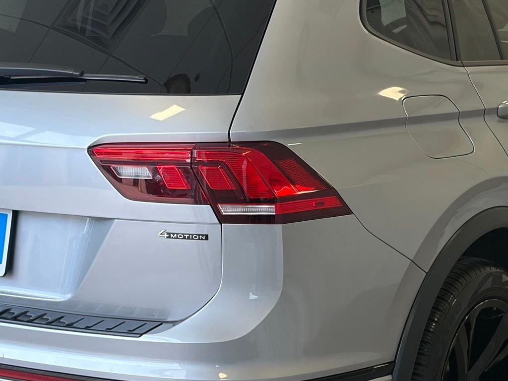 Used 2023 Silver Metallic Volkswagen 2.0T SE R-Line Black image 10