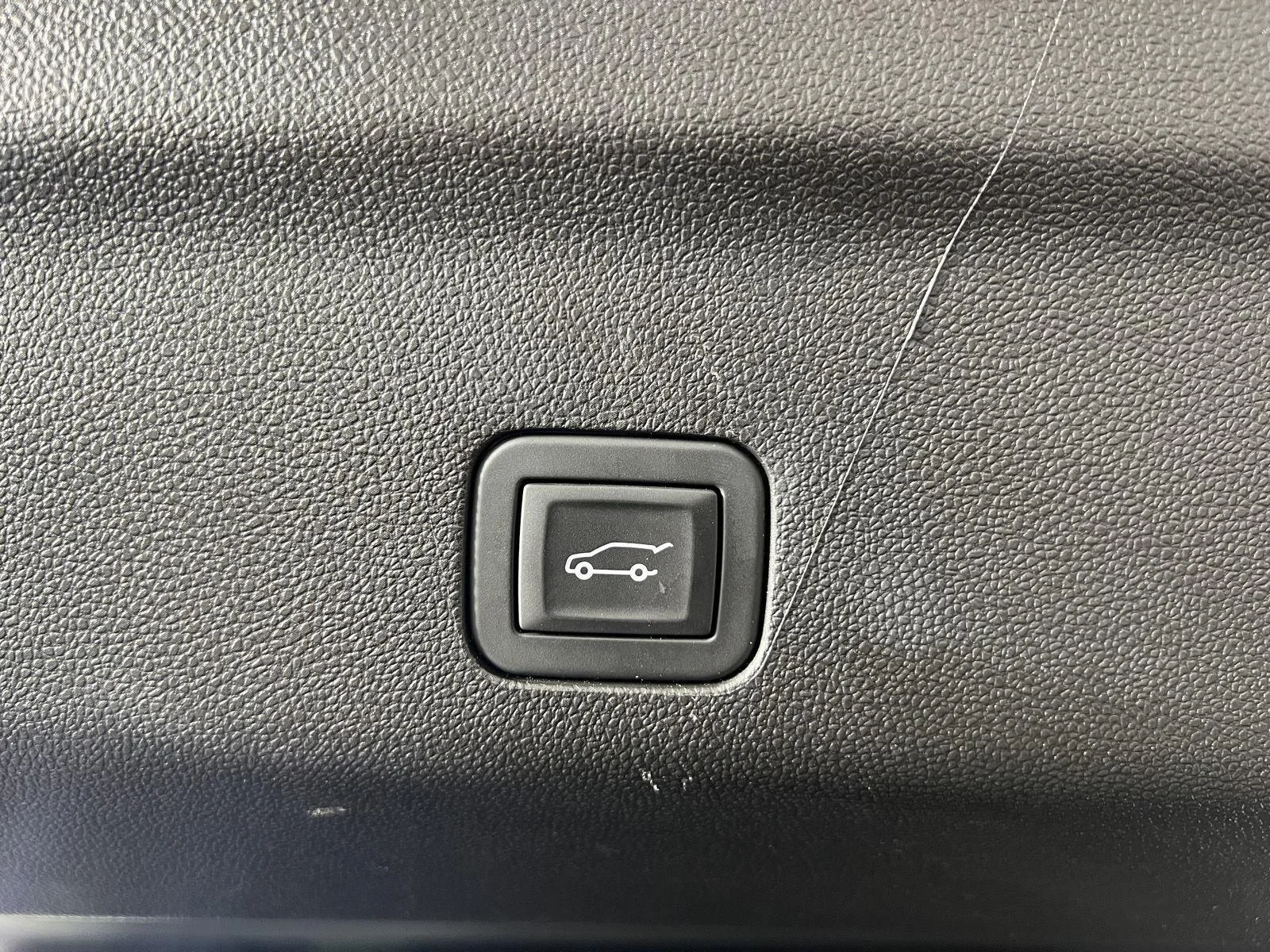 Used 2025 Sterling Metallic GMC Denali Ultimate image 34
