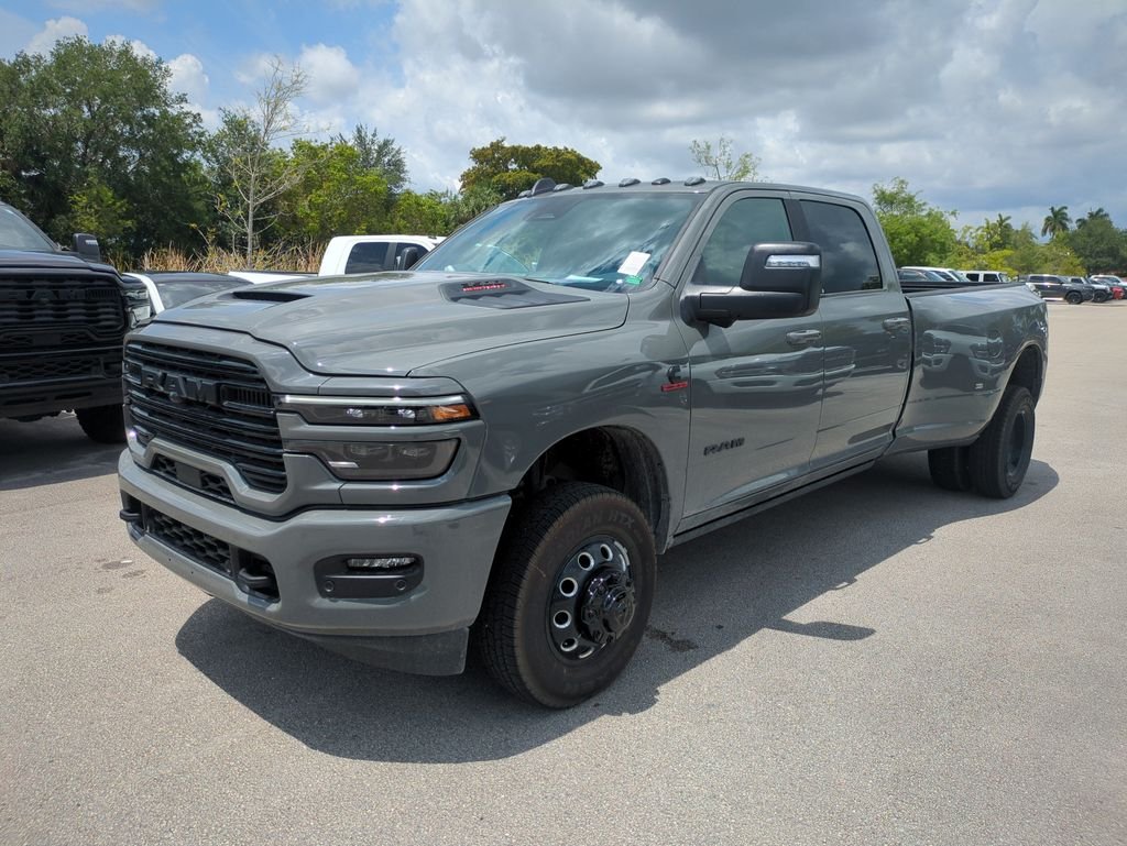 New 2026 Ceramic Gray Clear-Coat Exterior Paint RAM Laramie image 8