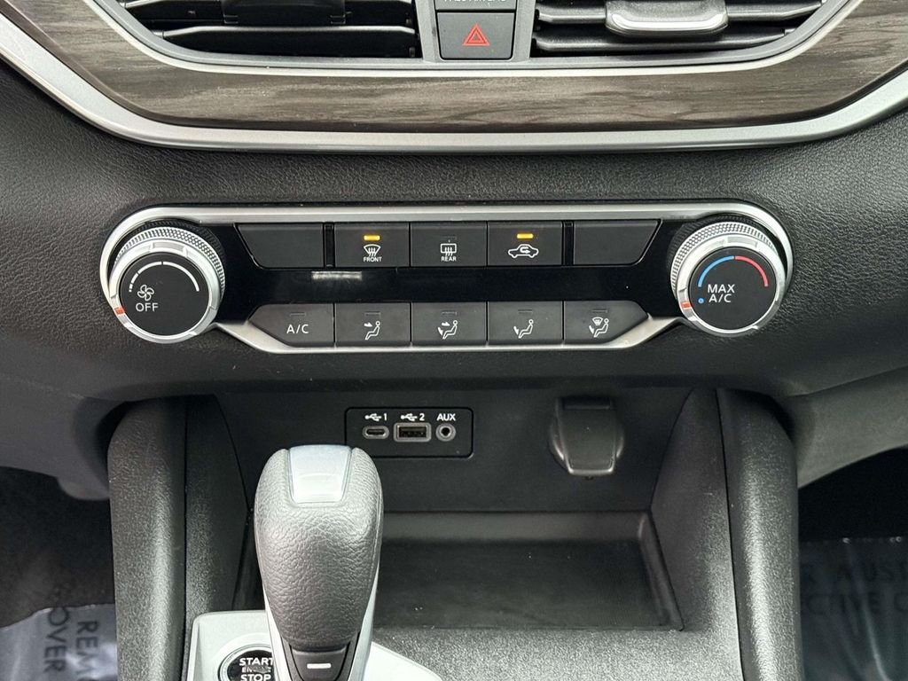 Used 2025 White Nissan 2.5 SV image 20