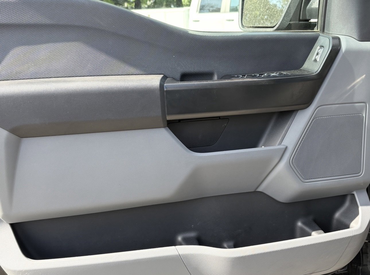 Used 2024 Agate Black Metallic Ford XL image 12