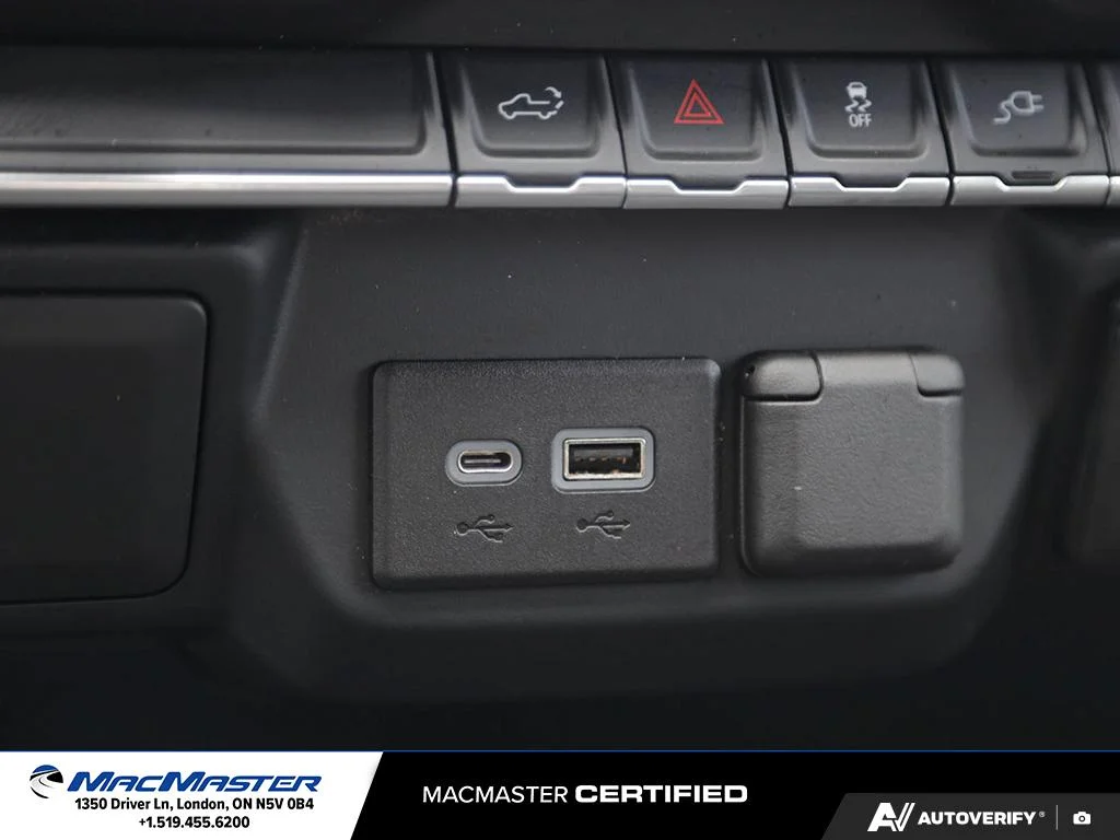 Used 2021  GMC  image 29