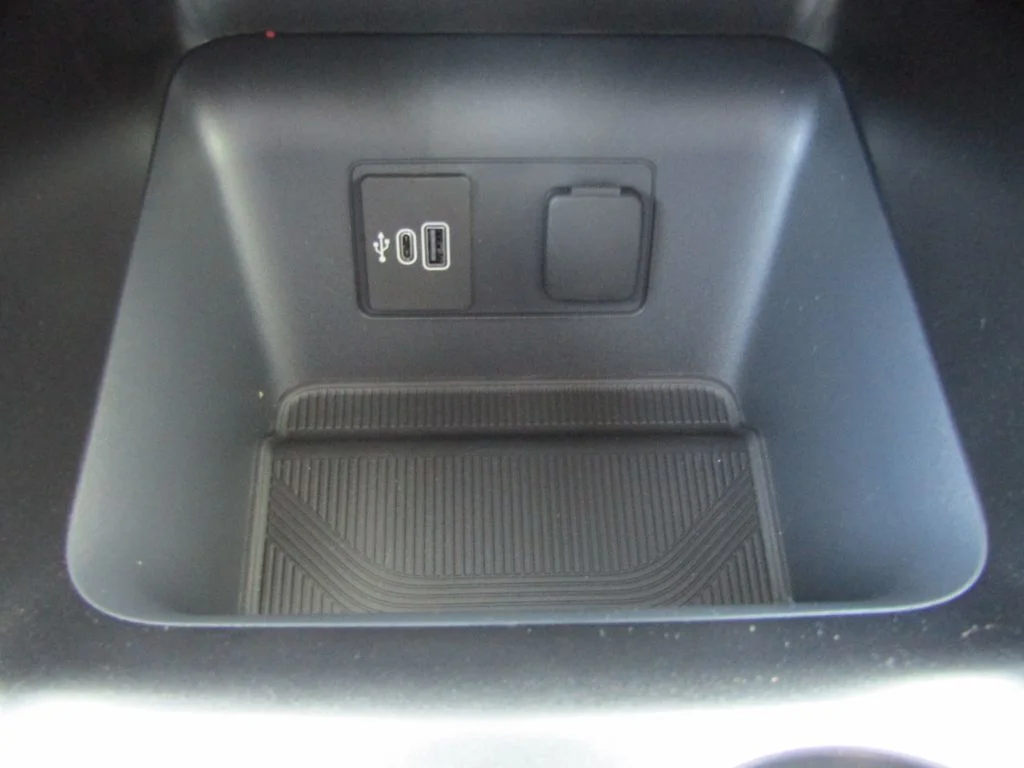 New 2026 Agate Black Metallic Ford Active image 32